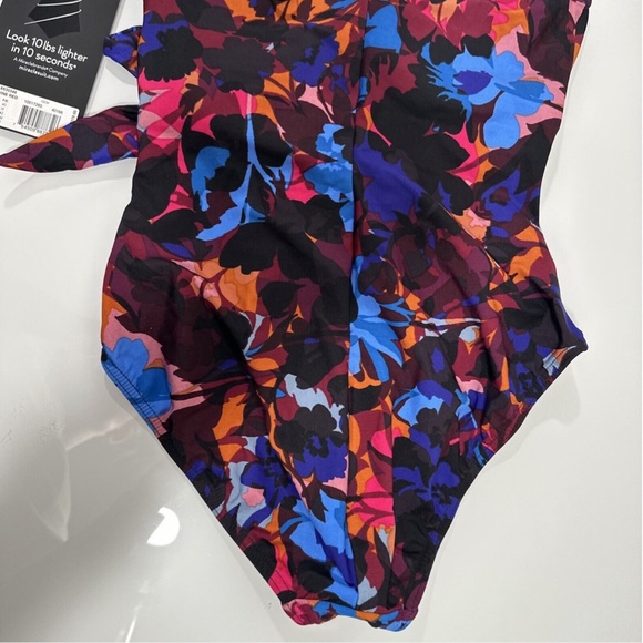 NWT $178 Miraclesuit [ 8 ]‎ Solstice Gem One Piece Swimsuit Black - Picture 11 of 13